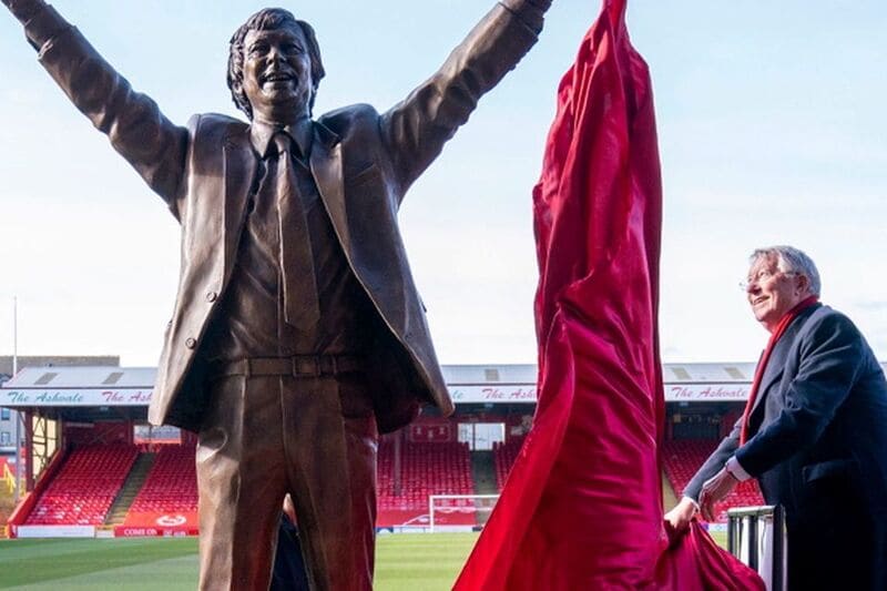 Aberdeen tôn vinh Sir Alex Ferguson - tượng đài bóng đá trong lòng người hâm mộ
