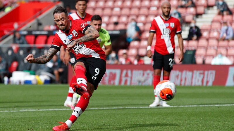 Danny Ings thi đấu hết mình
