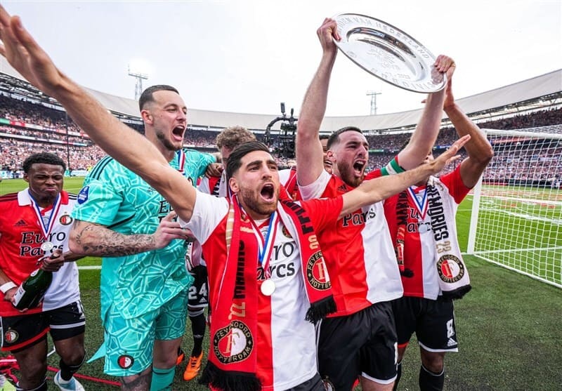 Feyenoord chinh phục cả Hà Lan lẫn châu Âu