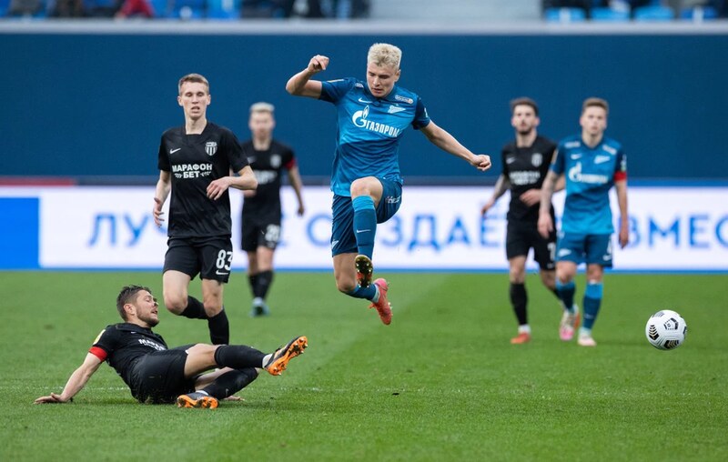 Zenit với các đội bóng lớn khác