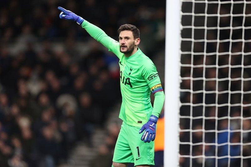 Lloris dưới khung thành của Tottenham Hotspur